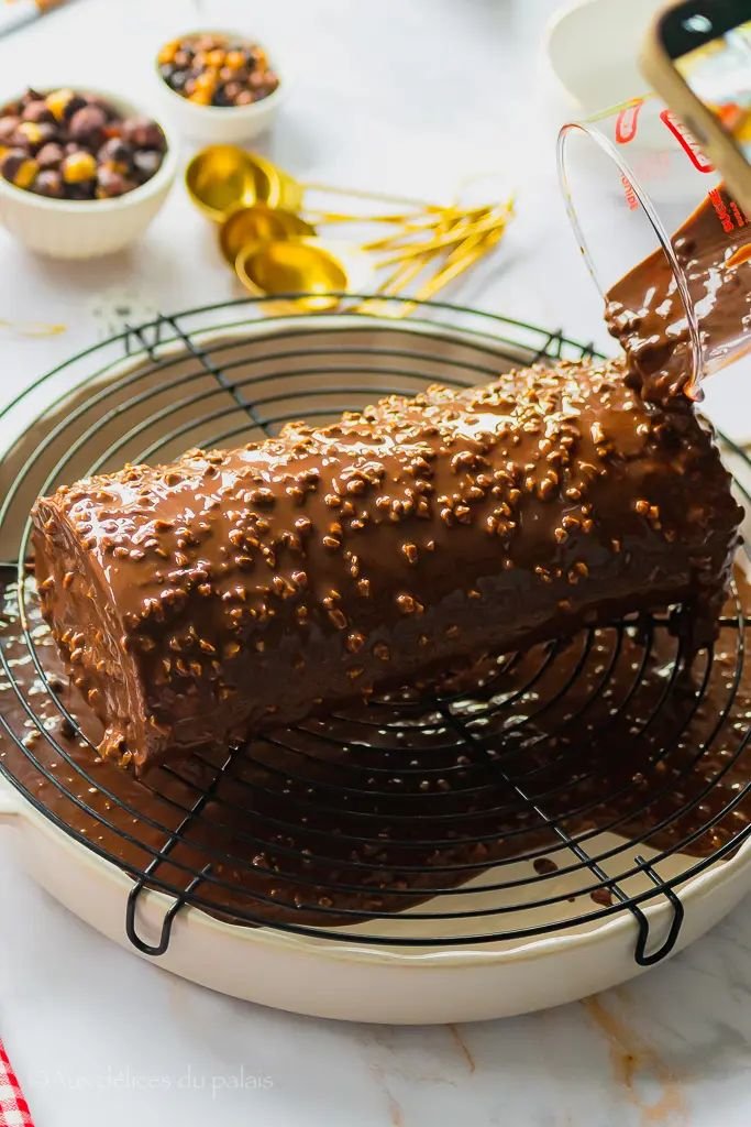 Bûche noisette chocolat et caramel