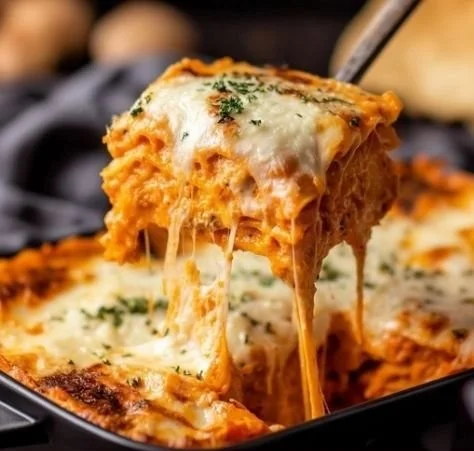 Lasagnes à la courge butternut délicieuses et crémeuses sur une assiette